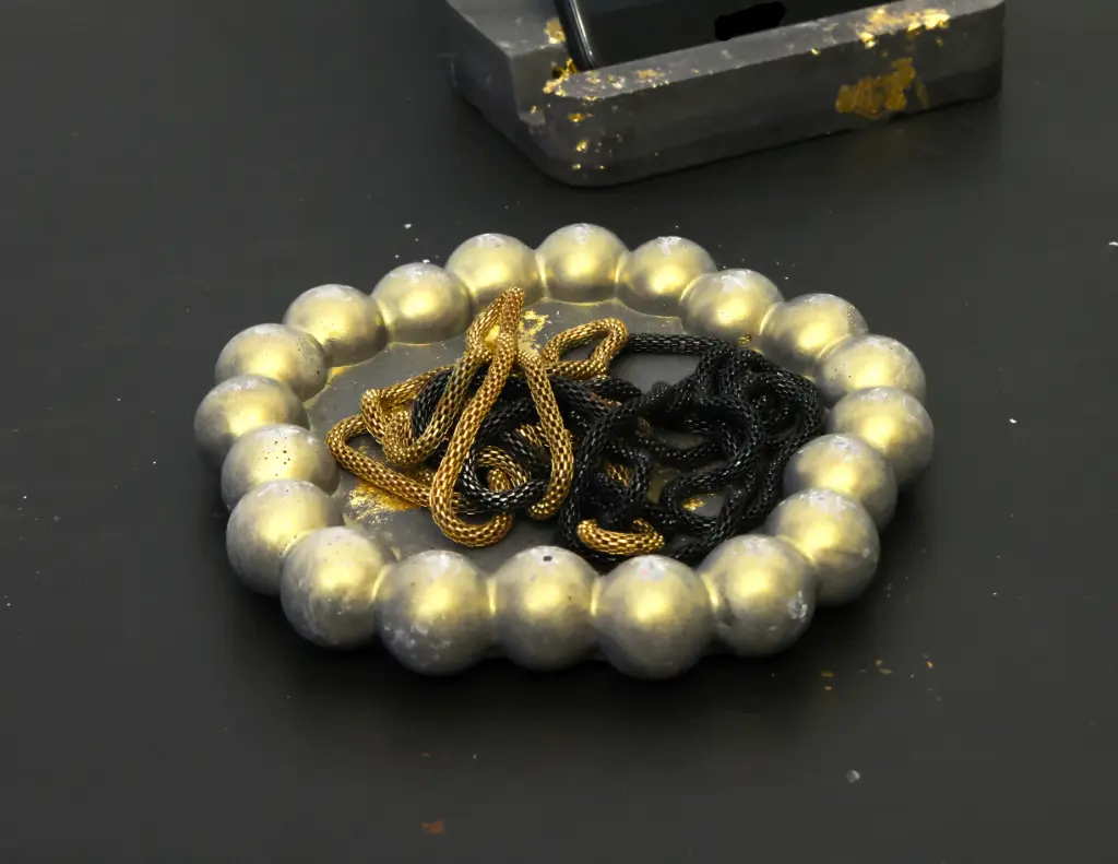 Vide Poche Pentagone Noir/Or